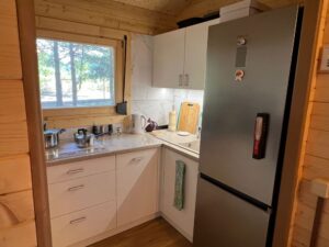 Kuchnia w drewnianym domku.