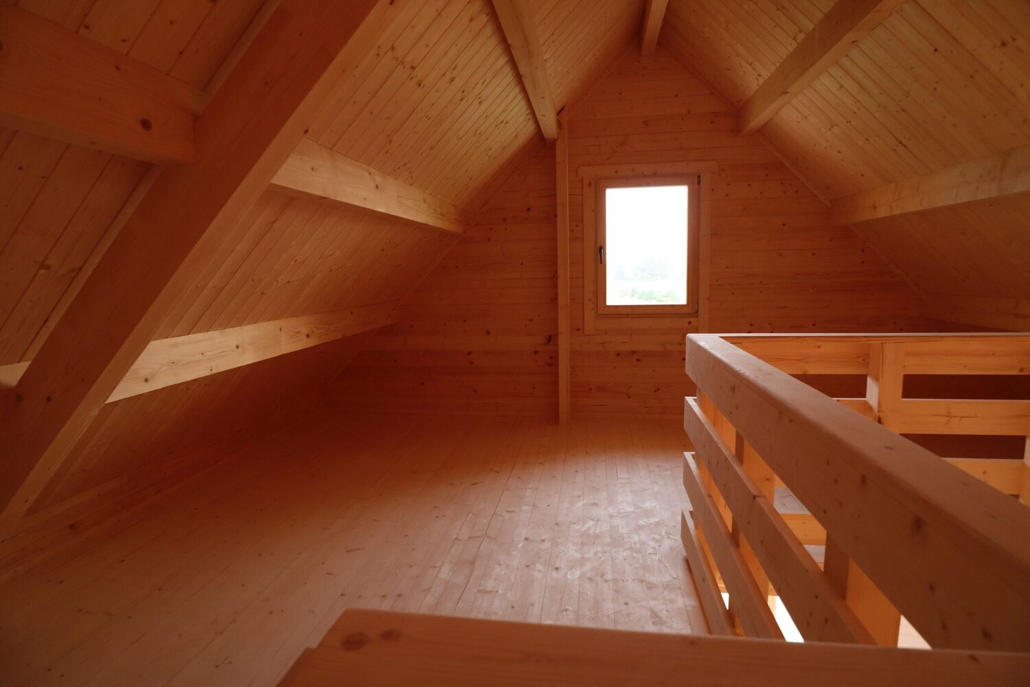 Drewniane poddasze.