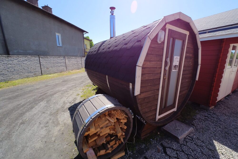 Drewniana sauna ogrodowa.