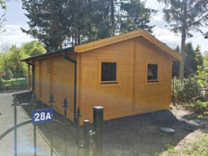 Domek drewniany, numer 28A.